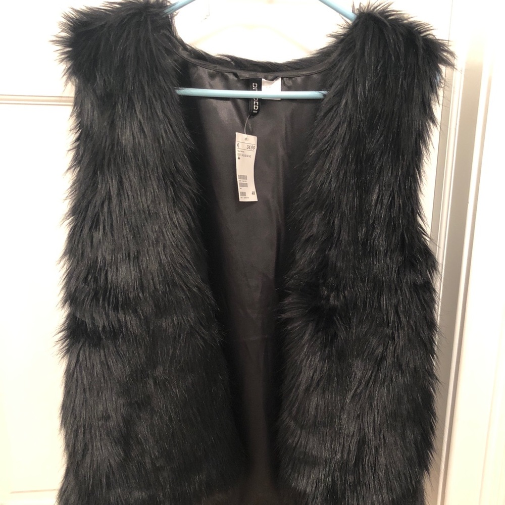 H&M faux fur vest